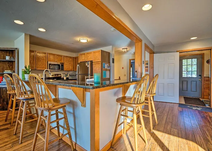 Idyllic Mount Snow Condo W/ View & Amenities!