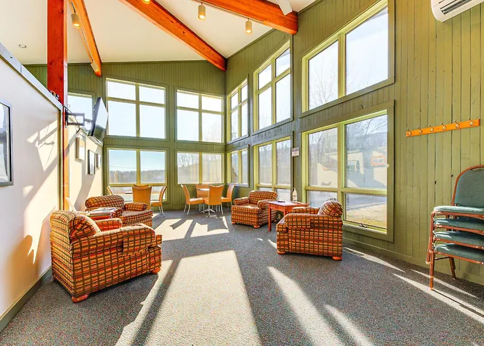 Walk To Mt Snow: Cozy West Dover Condo