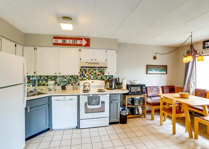 Snow Mountain Condo: Hot Tub + Shuttle To Resort